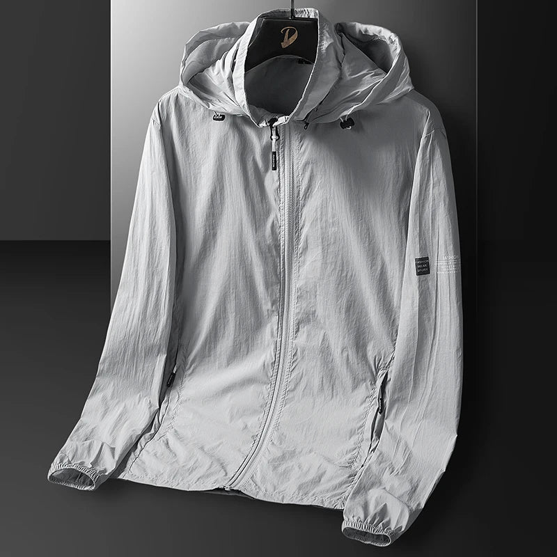 Leichte Windjacke mit Kapuze – Wasserabweisend & Atmungsaktiv