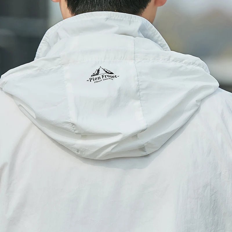 Leichte Windjacke mit Kapuze – Wasserabweisend & Atmungsaktiv