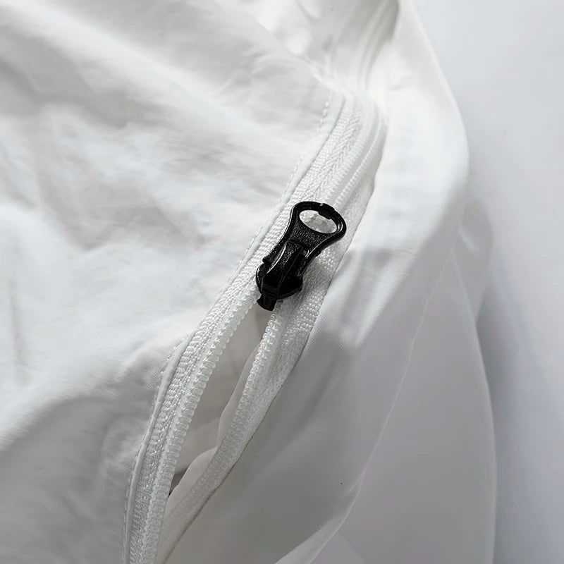 Lightweight Hooded Windbreaker – Water-Repellent & Breathable