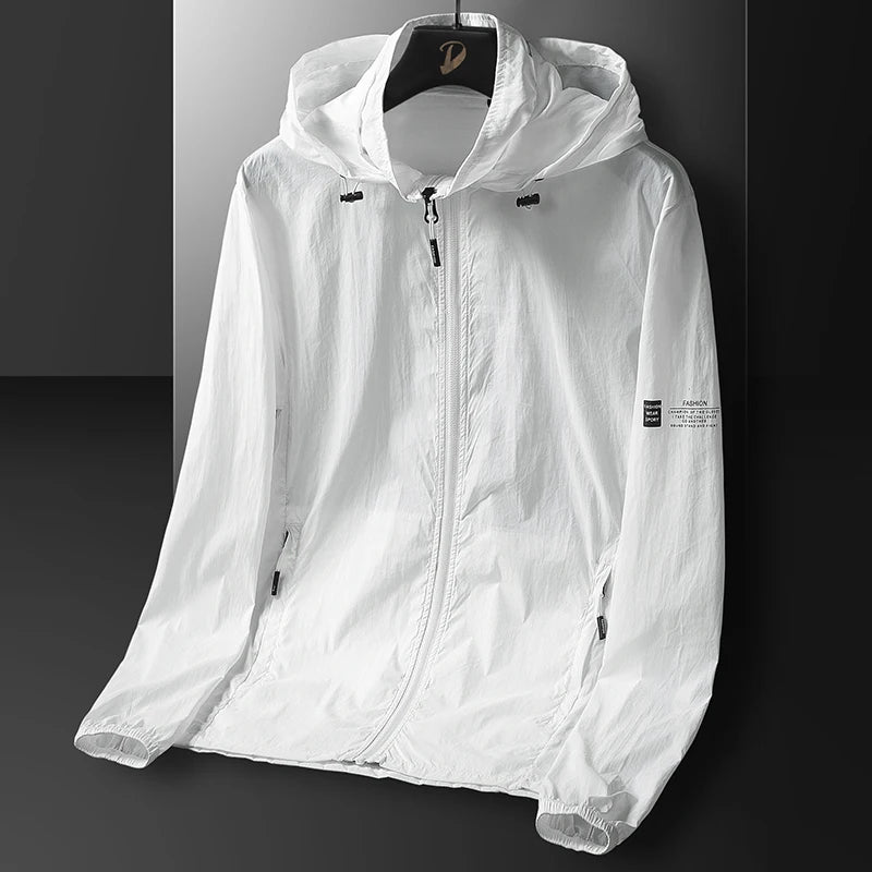 Leichte Windjacke mit Kapuze – Wasserabweisend & Atmungsaktiv